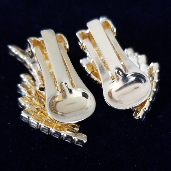 Vintage 1960s Special Occasion Rhinestone Goldtone Clip On Earrings - Picture 11 of 14